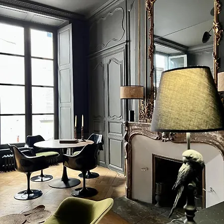 Luxueux 2 Pièces 65m2 Particulier Xvii Ième Siècle-centre Historique