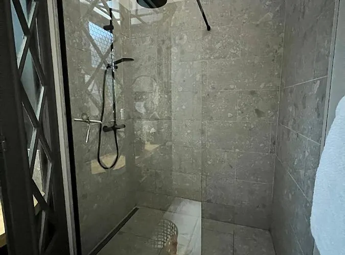 Apartament Luxueux 2 Pieces 65m2 Particulier Xvii Ieme Siecle-centre Historique Clermont-Ferrand